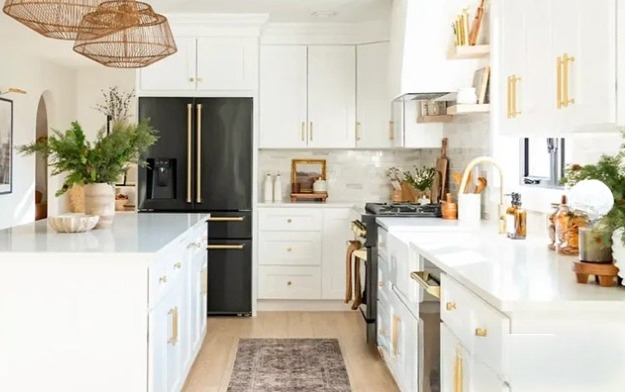 Airy and light Renovated kitchen